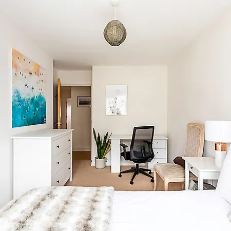Bright Flat In Historic Whitechapel Apartment